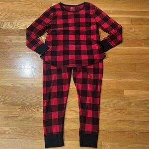 Old navy women’s thermal 2 piece red buffalo print sleep set size XXL.